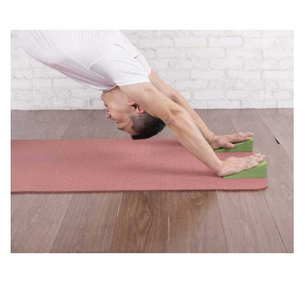 23010yoga-groen-handen